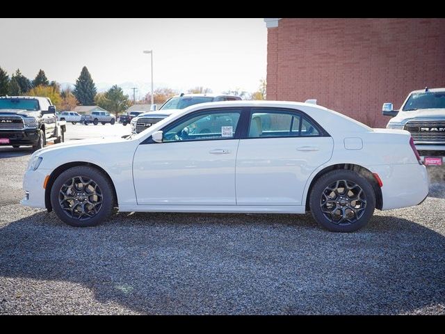 2023 Chrysler 300 Touring L