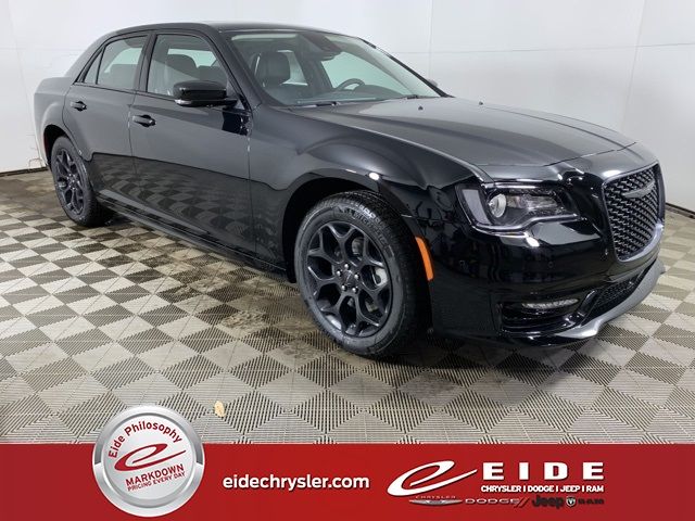 2023 Chrysler 300 Touring L