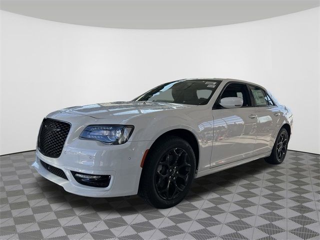 2023 Chrysler 300 Touring L