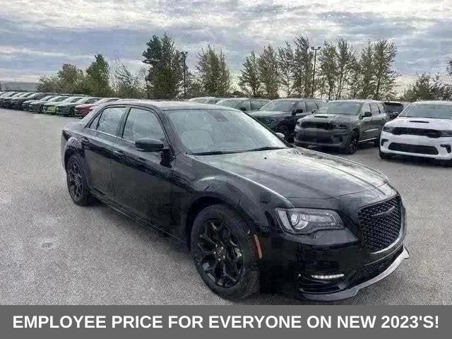 2023 Chrysler 300 Touring L