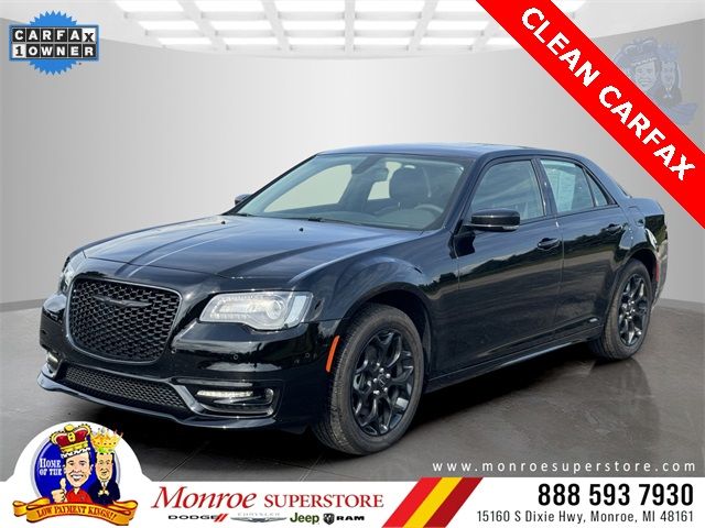 2023 Chrysler 300 Touring L