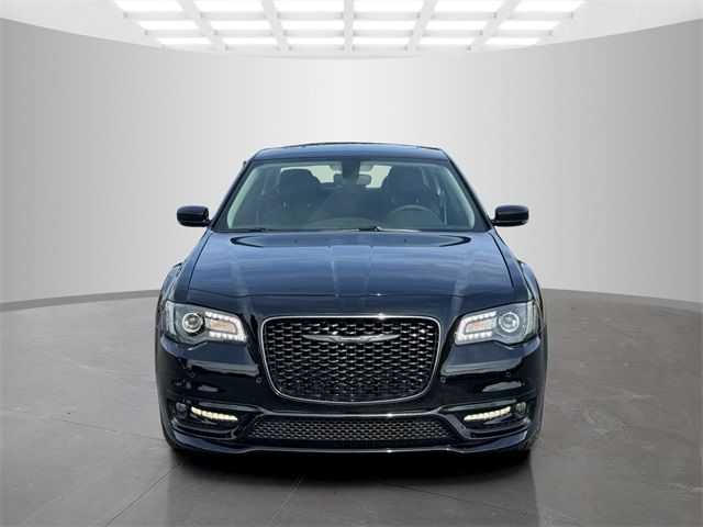 2023 Chrysler 300 Touring L