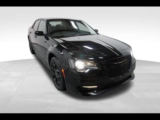 2023 Chrysler 300 Touring L