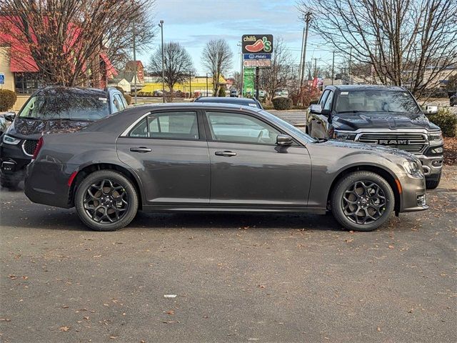 2023 Chrysler 300 Touring L