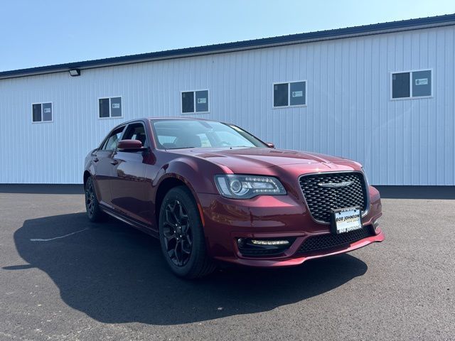 2023 Chrysler 300 Touring L