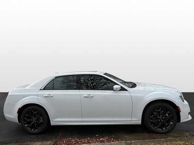 2023 Chrysler 300 Touring L