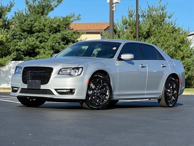 2023 Chrysler 300 Touring L