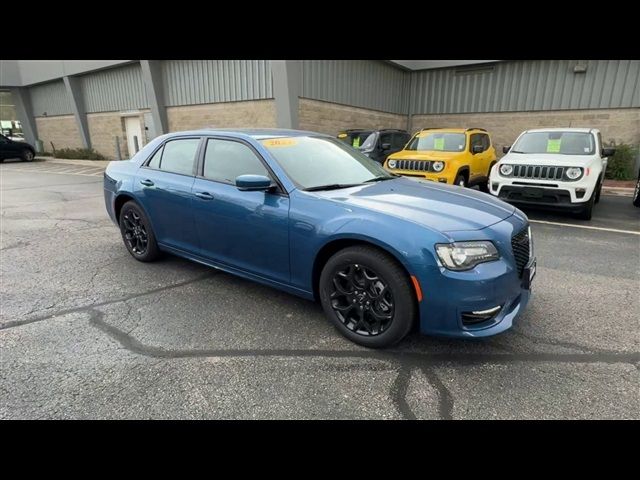 2023 Chrysler 300 Touring L