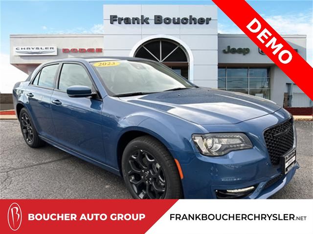 2023 Chrysler 300 Touring L