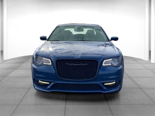 2023 Chrysler 300 Touring L