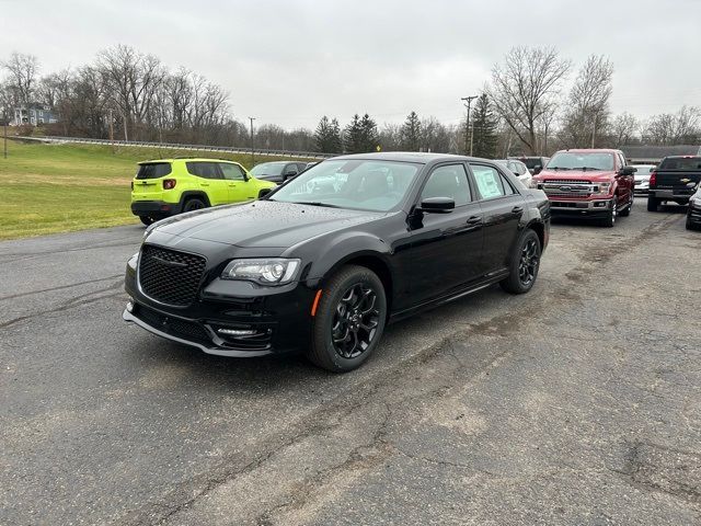 2023 Chrysler 300 Touring L