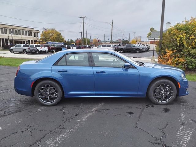 2023 Chrysler 300 Touring L