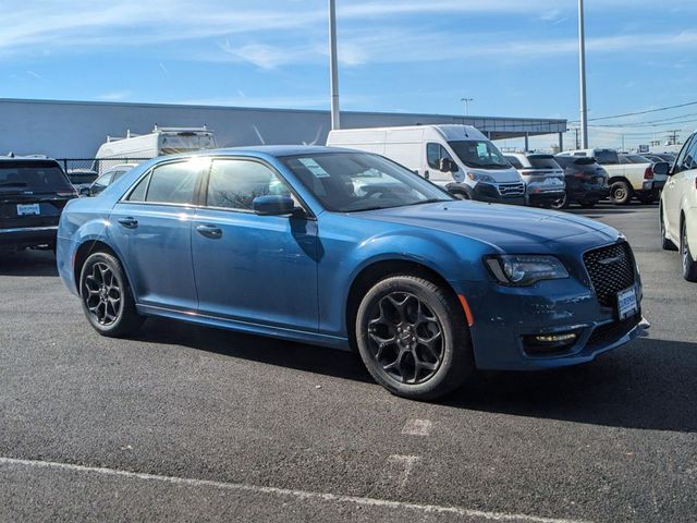 2023 Chrysler 300 Touring L