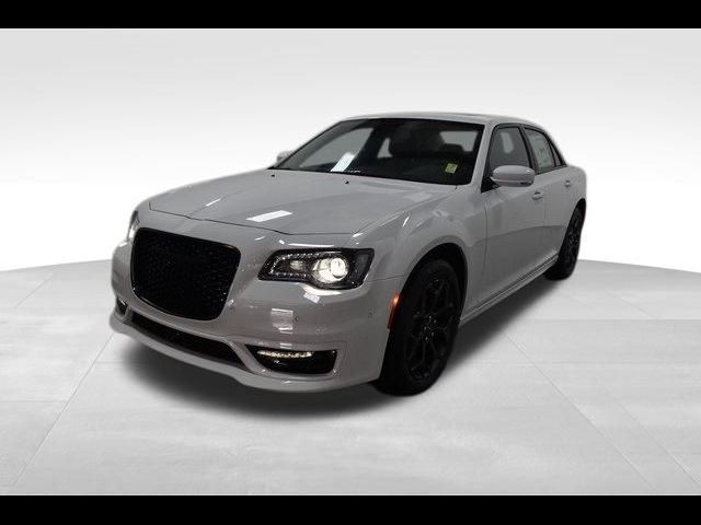 2023 Chrysler 300 Touring L