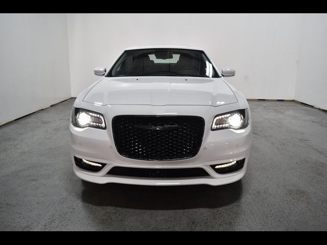 2023 Chrysler 300 Touring L