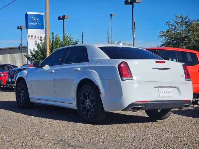 2023 Chrysler 300 Touring L