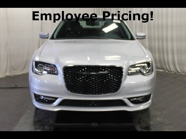 2023 Chrysler 300 Touring L