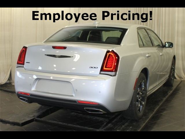 2023 Chrysler 300 Touring L