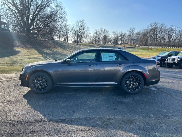 2023 Chrysler 300 Touring L