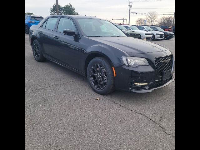 2023 Chrysler 300 Touring L