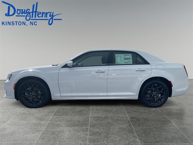 2023 Chrysler 300 Touring L