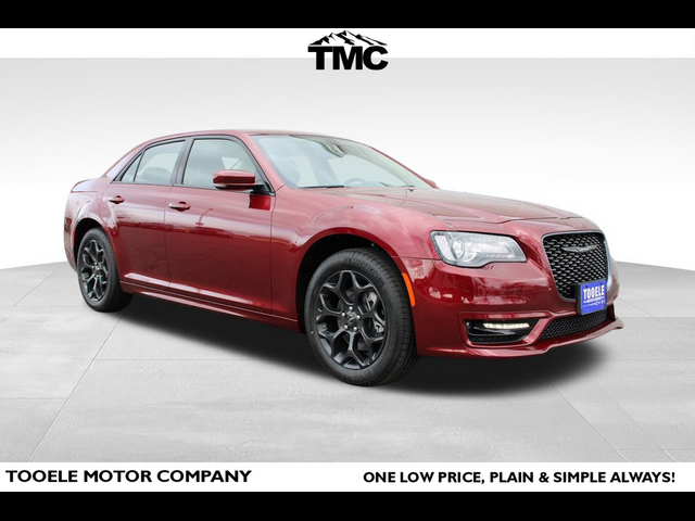 2023 Chrysler 300 Touring L