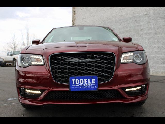 2023 Chrysler 300 Touring L