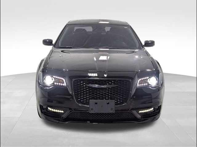 2023 Chrysler 300 Touring L