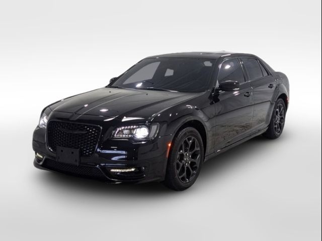 2023 Chrysler 300 Touring L