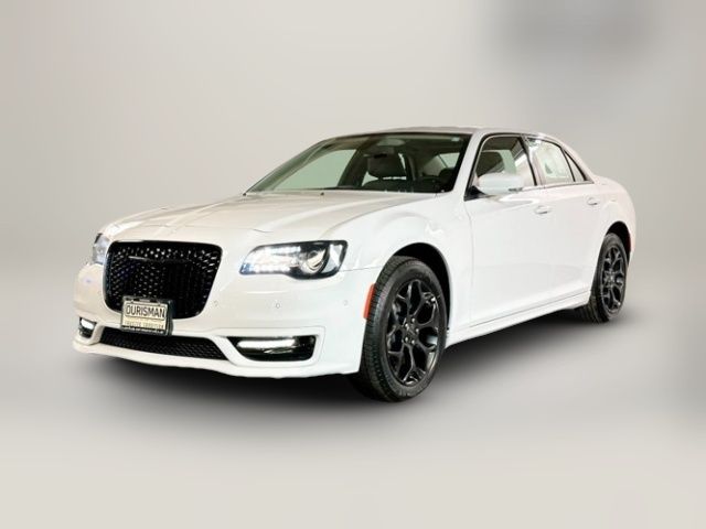 2023 Chrysler 300 Touring L