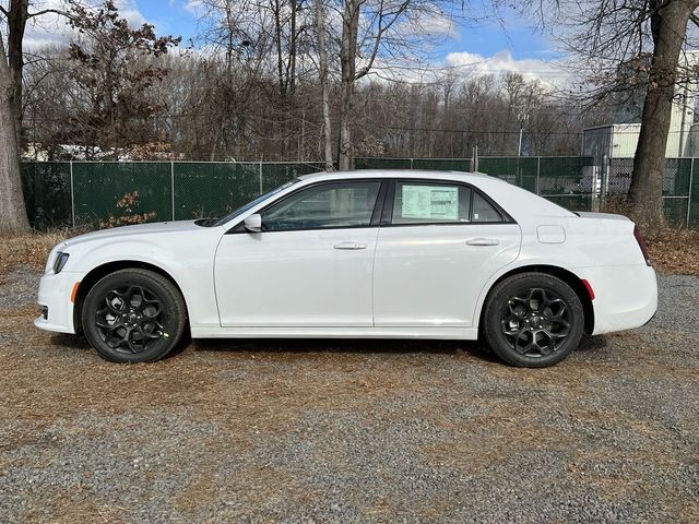 2023 Chrysler 300 Touring L