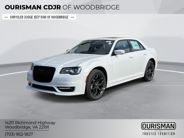 2023 Chrysler 300 Touring L