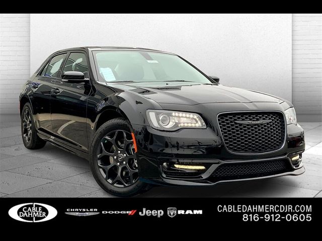 2023 Chrysler 300 Touring L