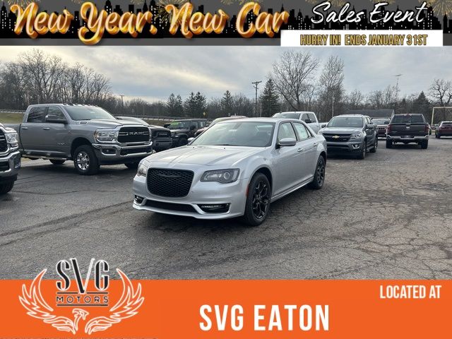 2023 Chrysler 300 Touring L