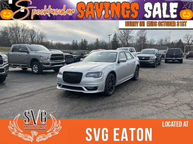 2023 Chrysler 300 Touring L