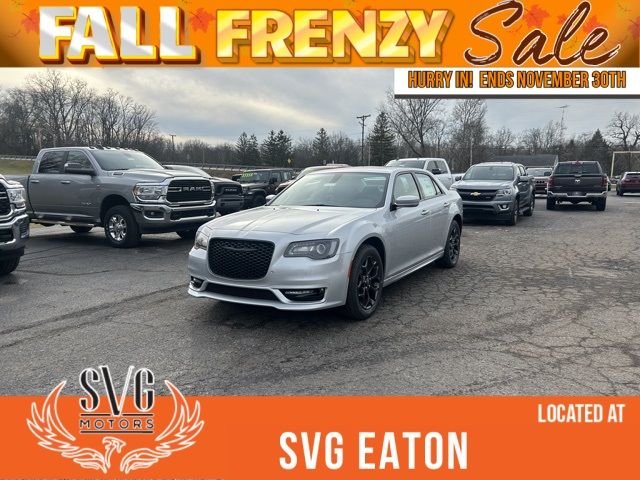 2023 Chrysler 300 Touring L