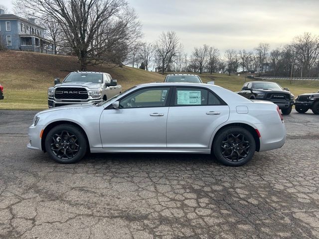 2023 Chrysler 300 Touring L