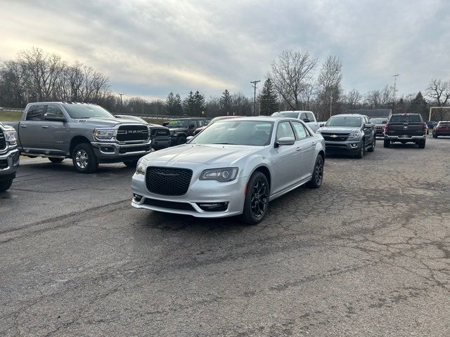 2023 Chrysler 300 Touring L