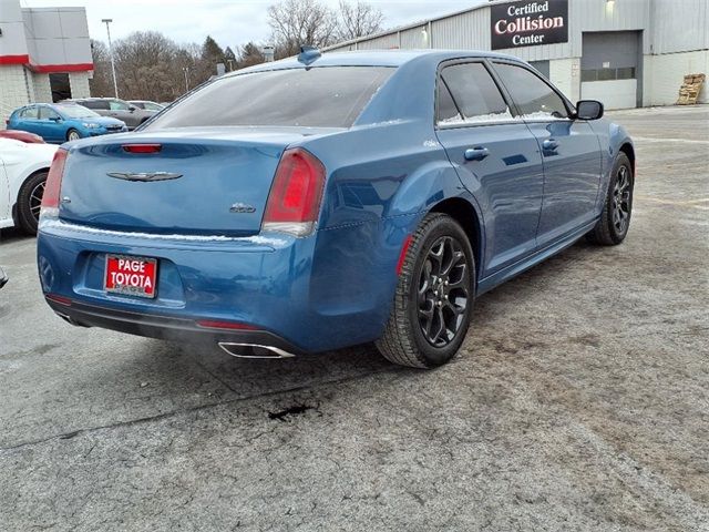 2023 Chrysler 300 Touring L