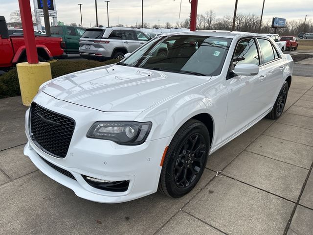 2023 Chrysler 300 Touring L