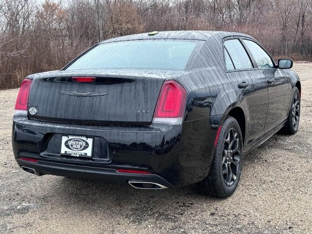 2023 Chrysler 300 Touring L