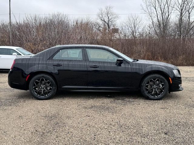 2023 Chrysler 300 Touring L