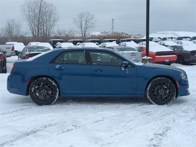 2023 Chrysler 300 Touring L