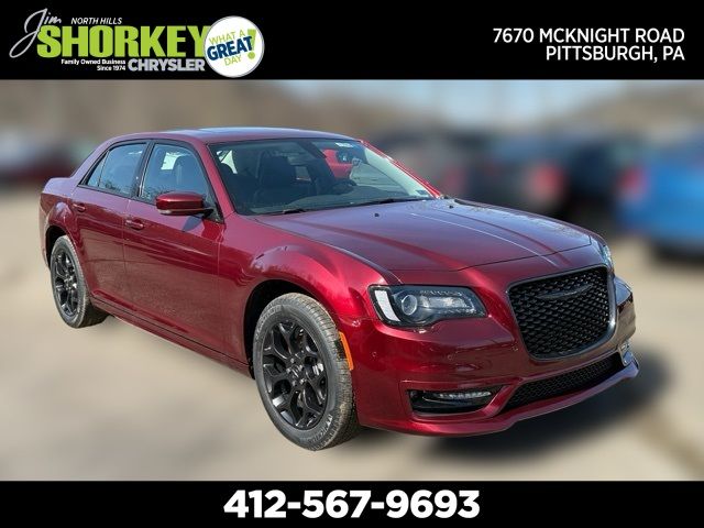 2023 Chrysler 300 Touring L