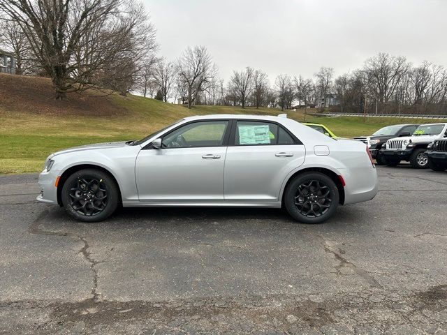 2023 Chrysler 300 Touring L