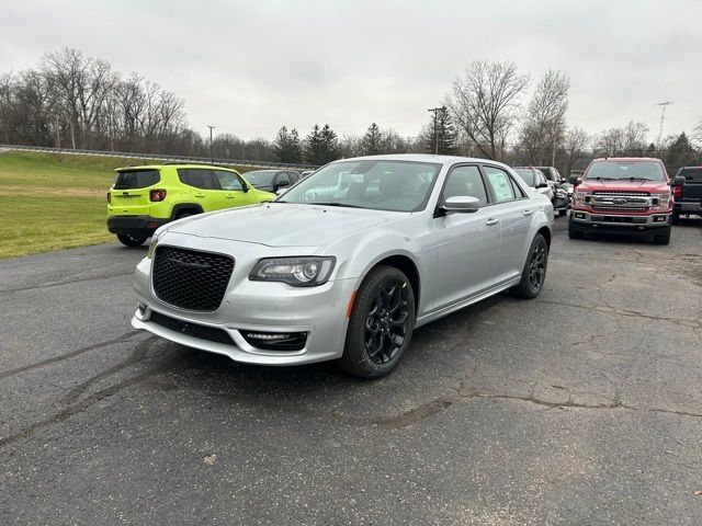 2023 Chrysler 300 Touring L