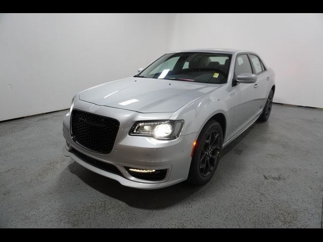 2023 Chrysler 300 Touring L