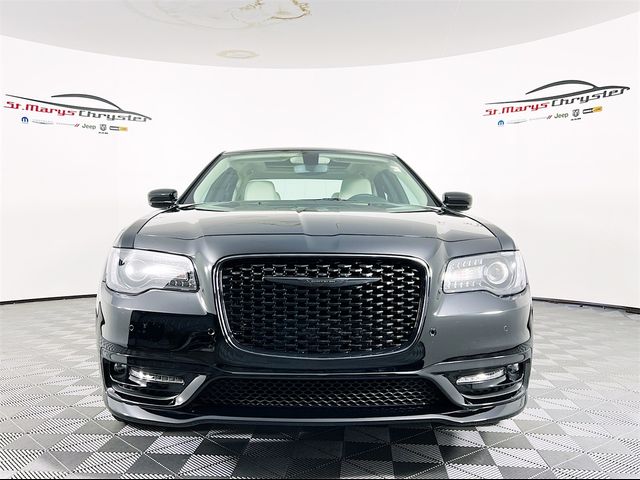 2023 Chrysler 300 Touring L