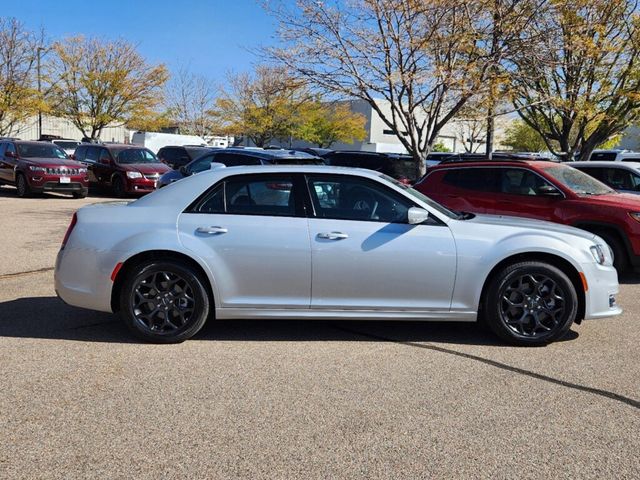 2023 Chrysler 300 Touring L