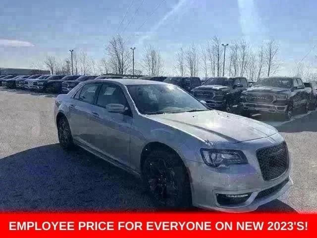 2023 Chrysler 300 Touring L